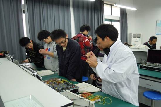说明: http://file.hudazx.cn/jkx/2011/shixun/DSCN4053.JPG