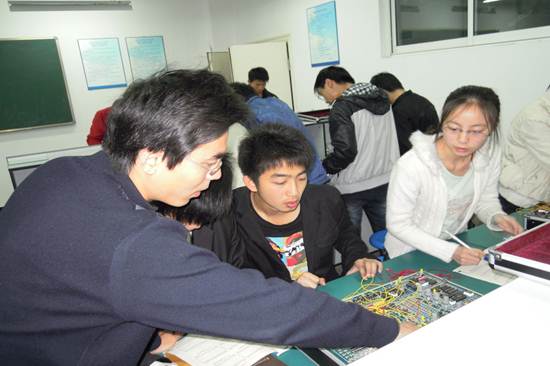 说明: http://file.hudazx.cn/jkx/2011/shixun/DSCN4052.JPG