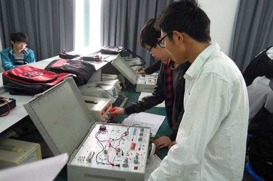 说明: http://file.hudazx.cn/jkx/2011/shixun/DSCN4064.JPG
